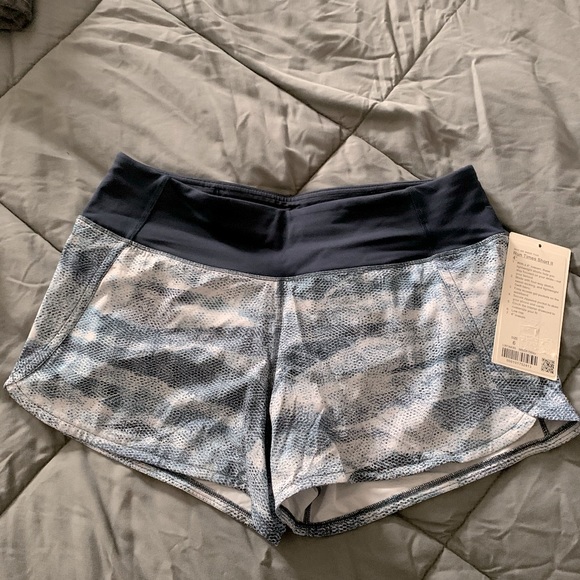 Lulu Lemon Run Times Short II